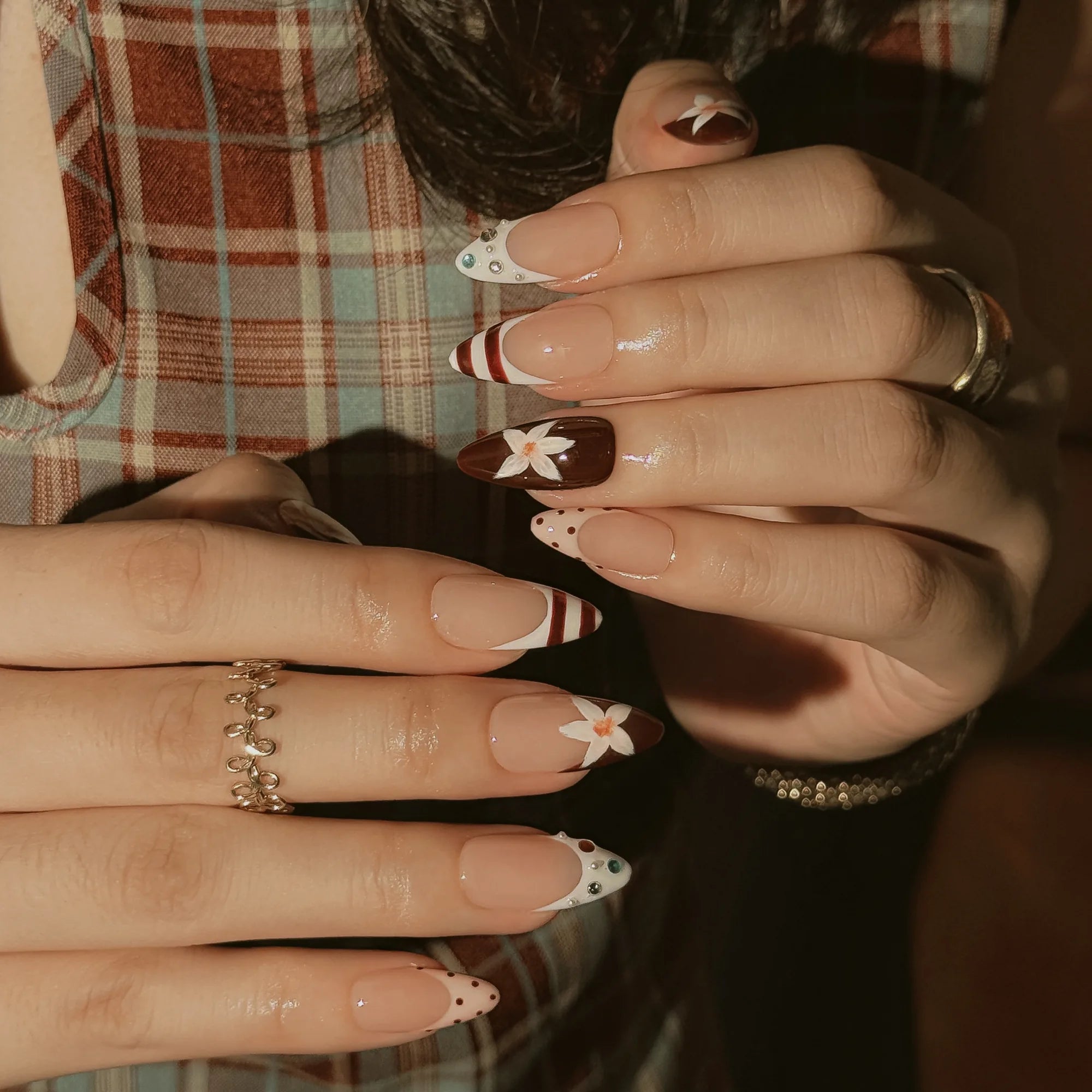 Burgundy Bow Sonata press-on nails — detail image 1