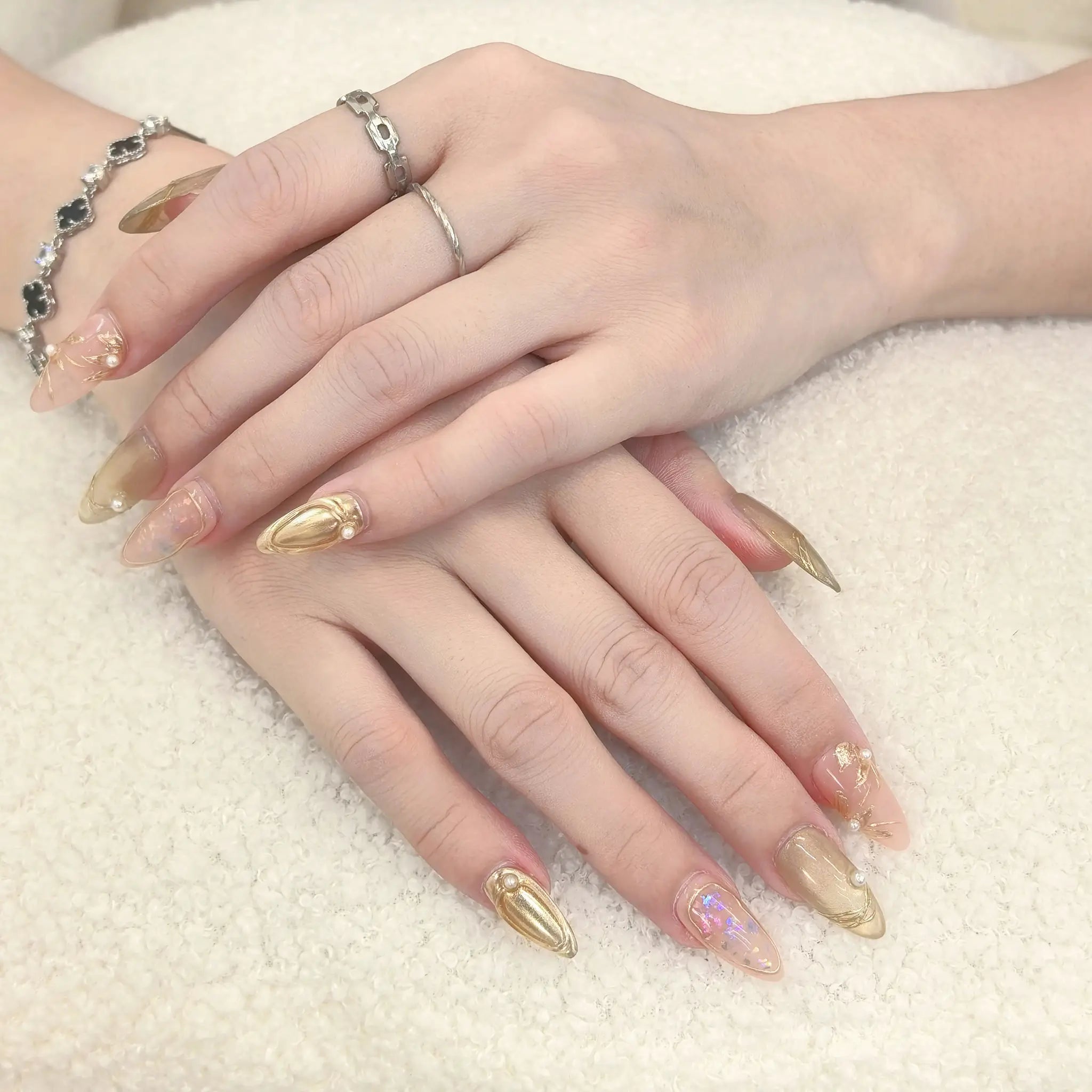 Daphne’s Golden Laurel - Image 2