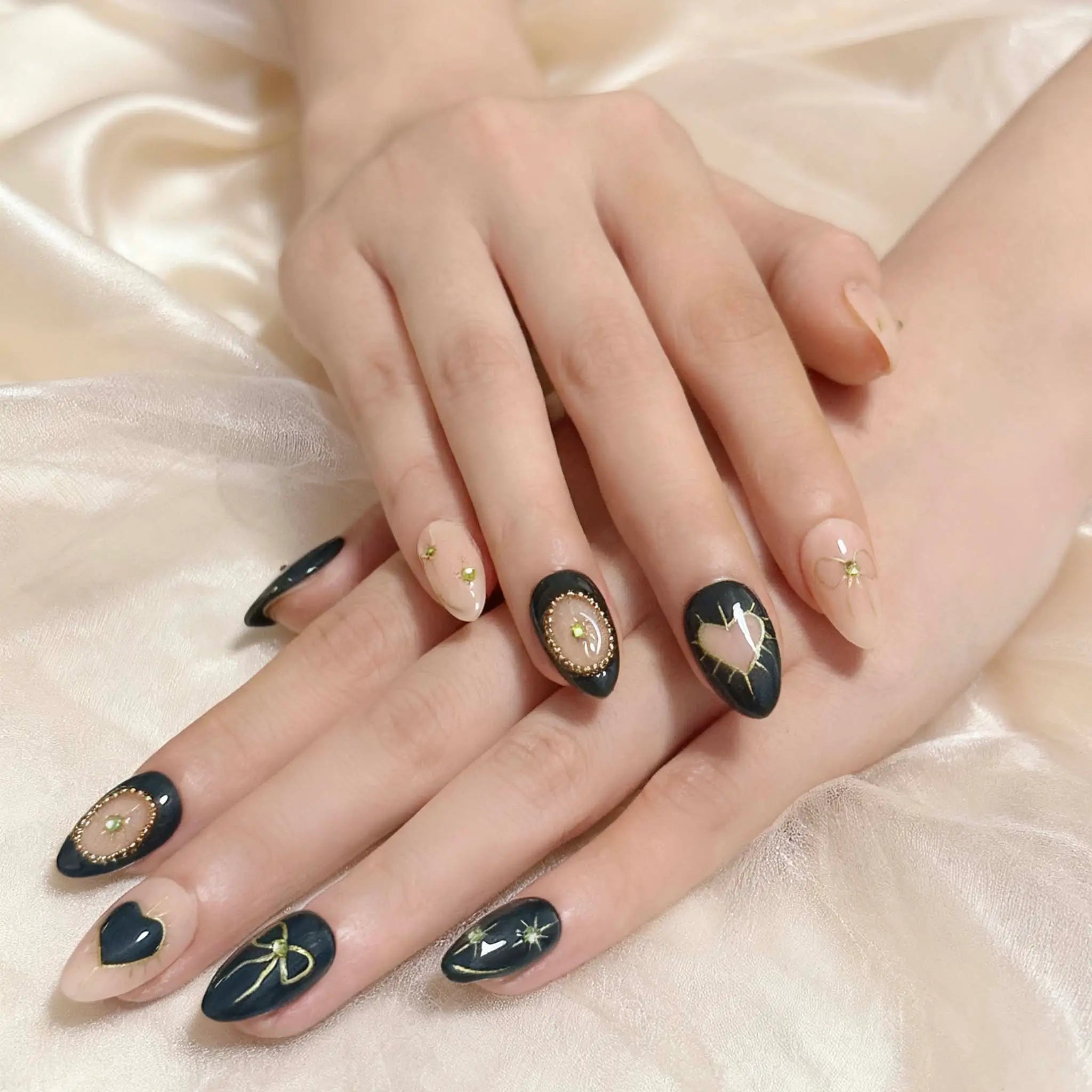 Astra’s Ebony Locket - Image 2