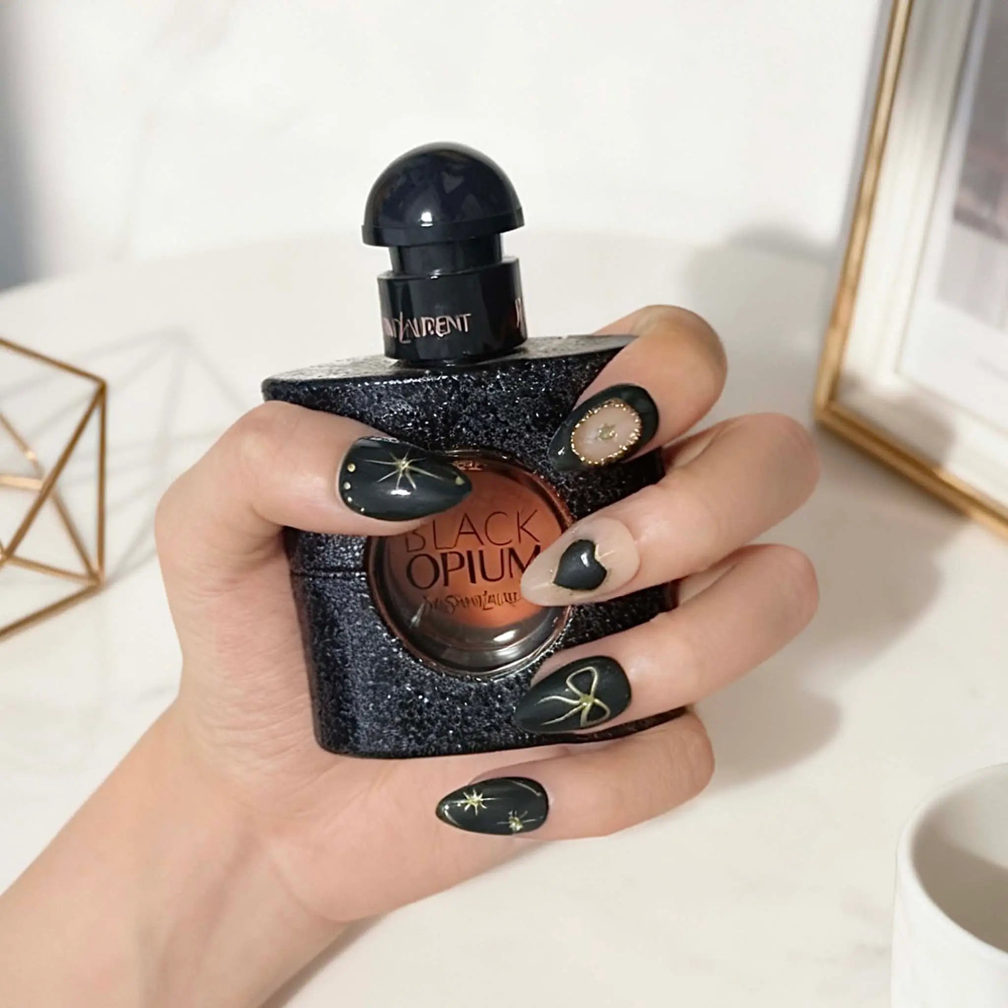 Astra’s Ebony Locket - Image 5