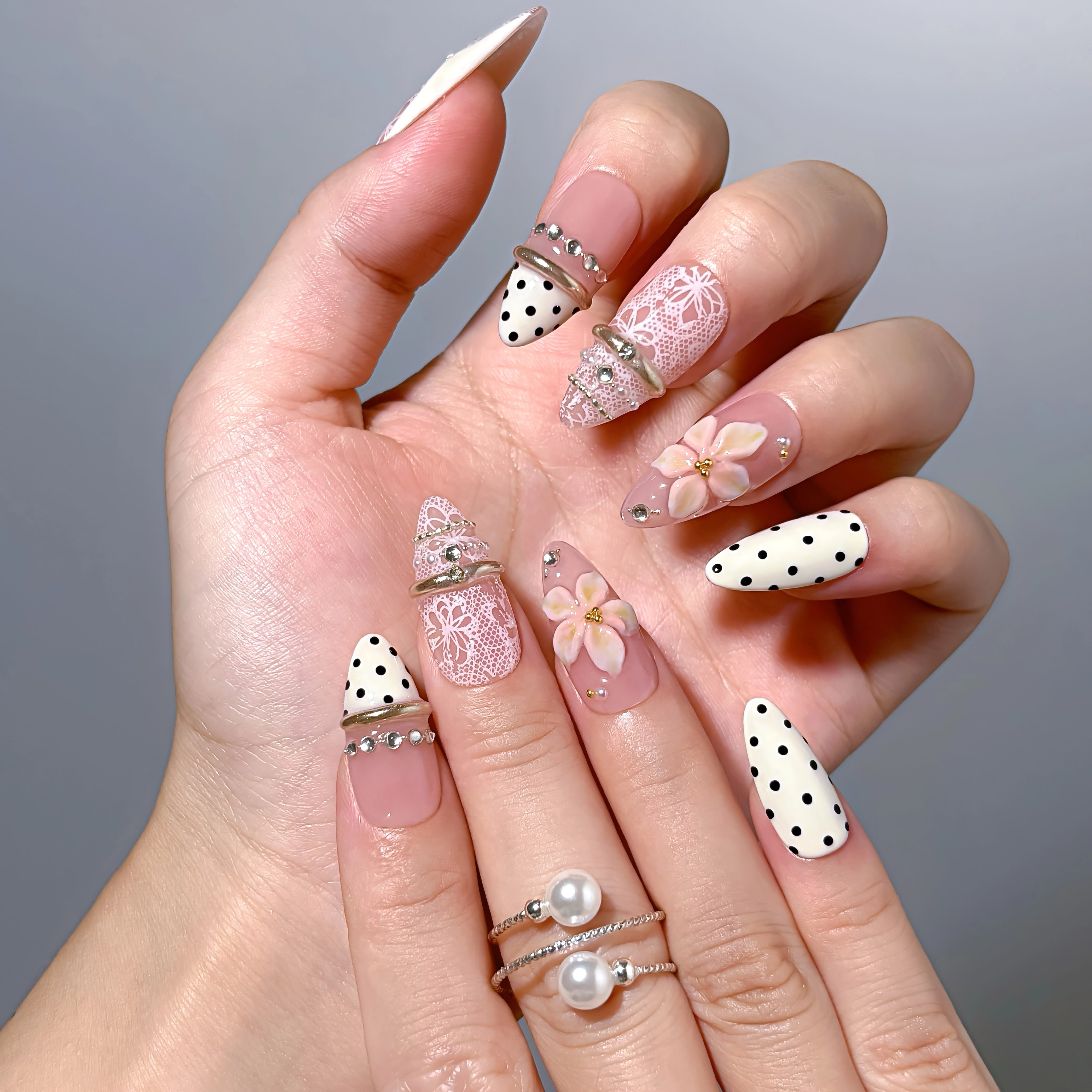 Blush Lace Amour