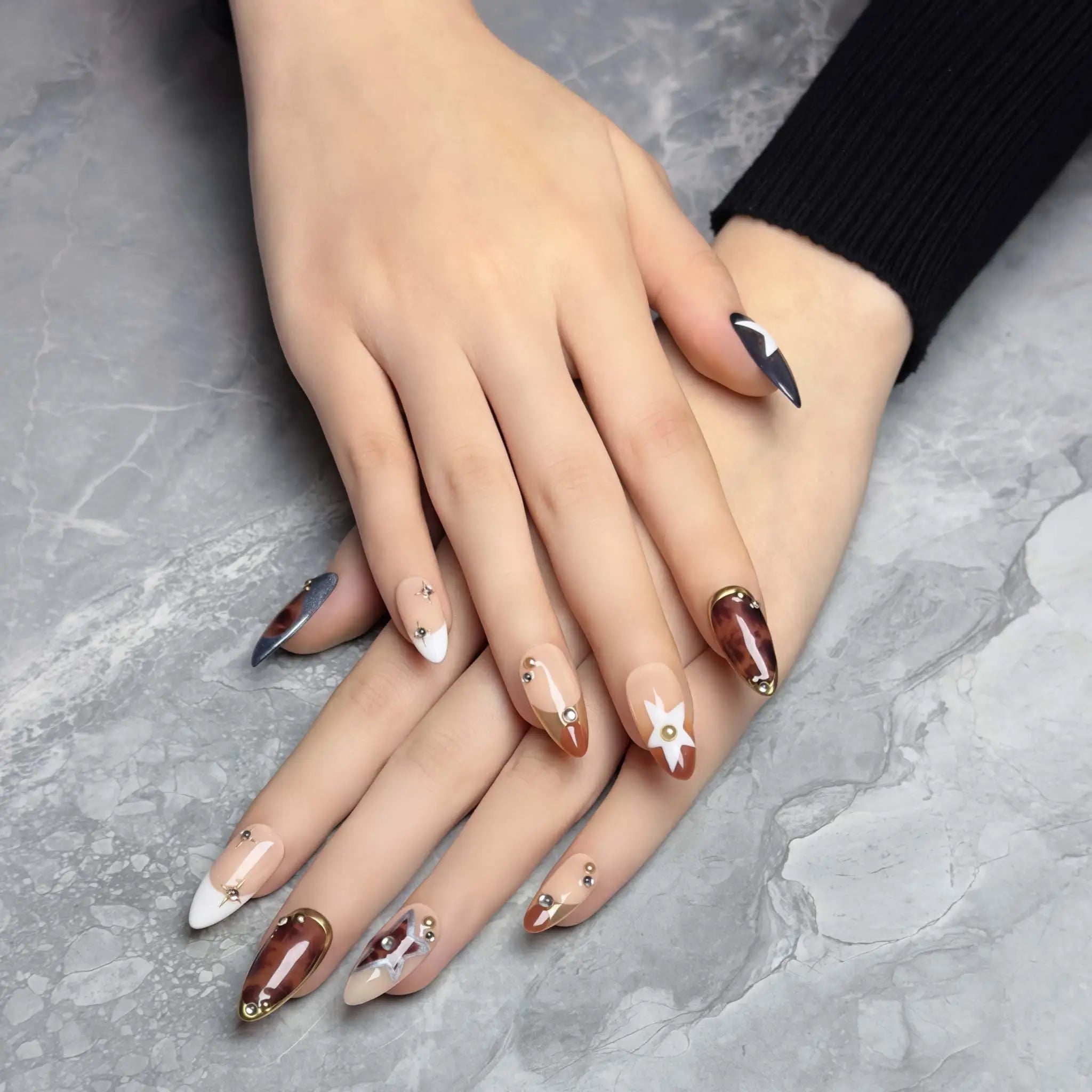 Stellar Amber Drift - Image 6