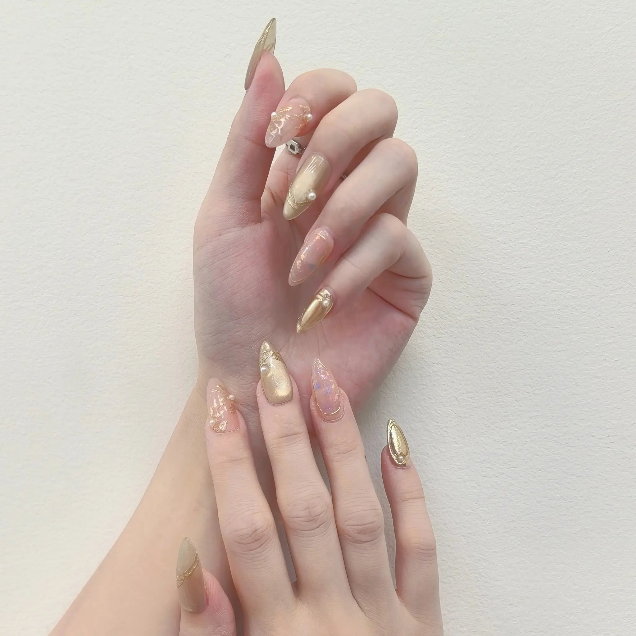 Daphne’s Golden Laurel - Image 4