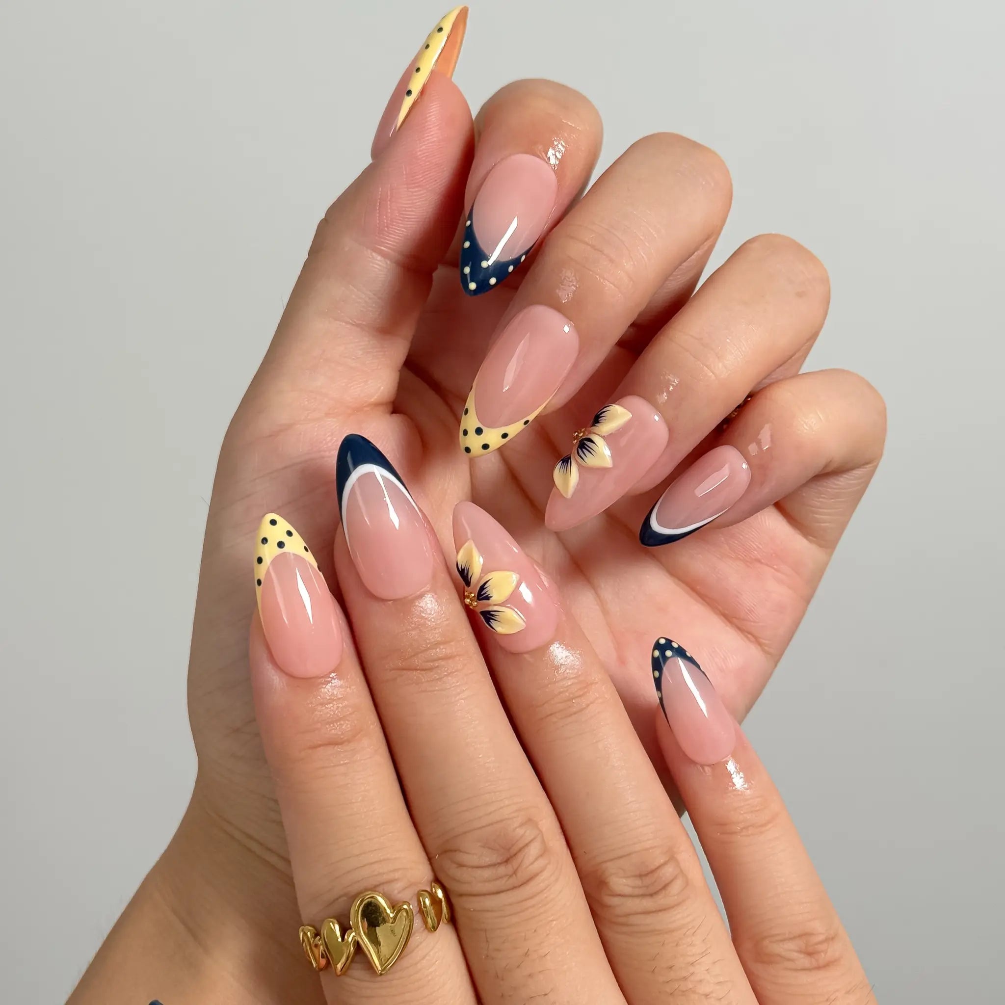 Midnight Bow Dots press-on nails in Nude, Black, Yellow, detail view 2
