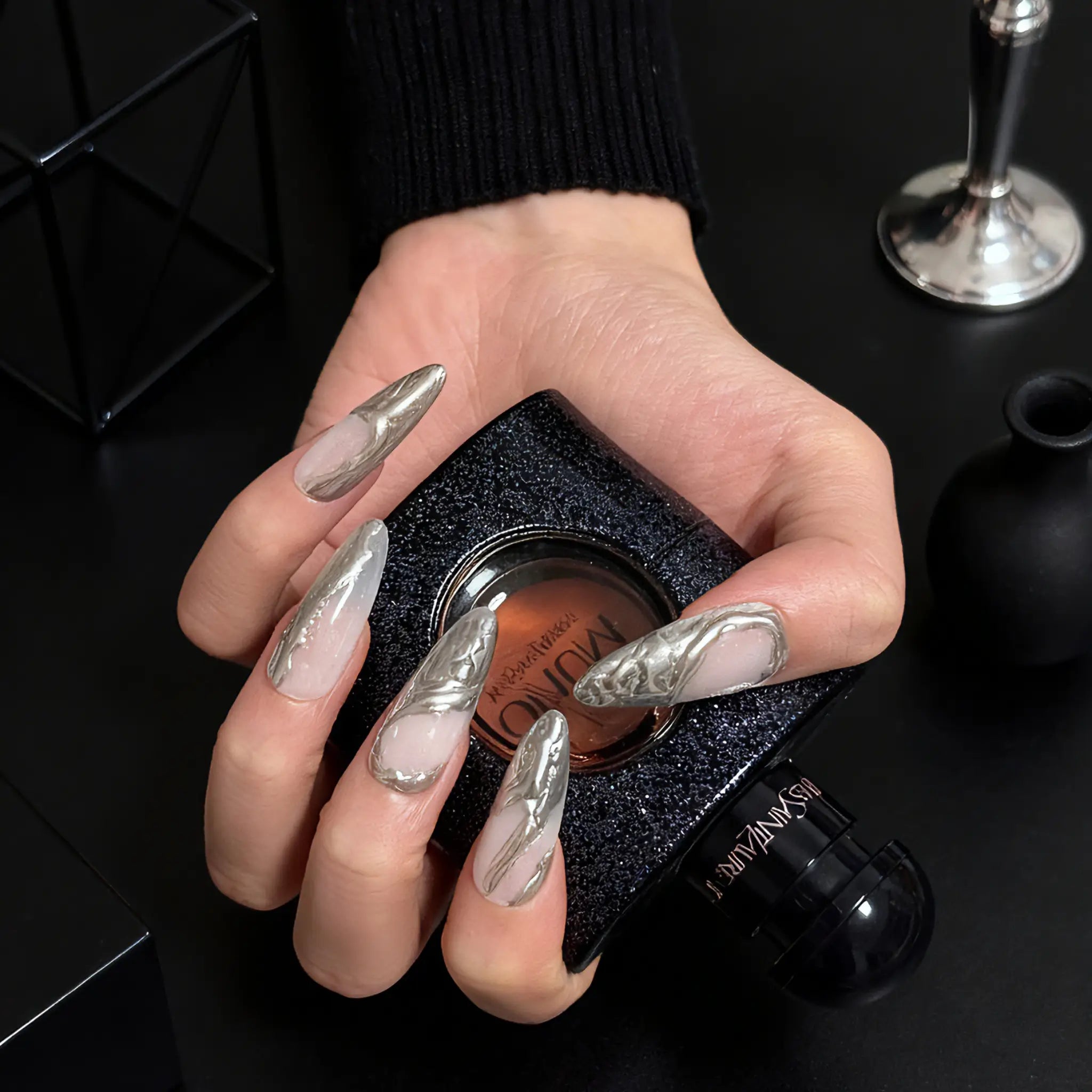 Metropolis Liquid Silver - Image 3