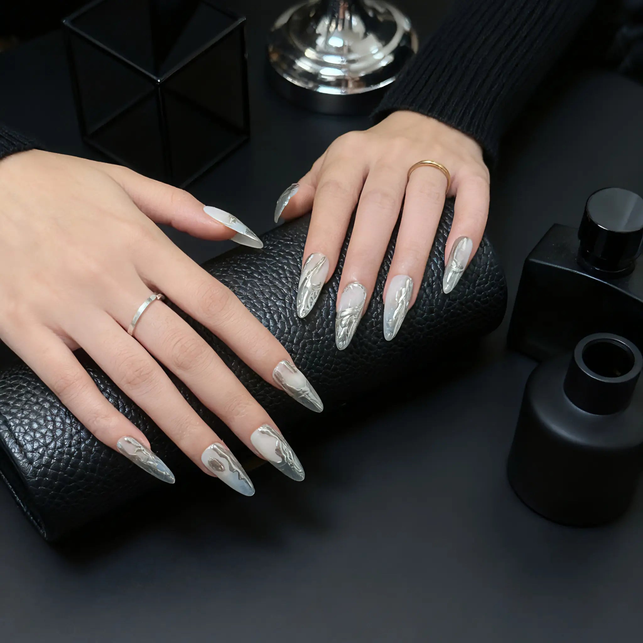 Metropolis Liquid Silver - Image 6